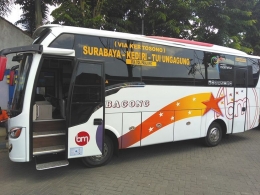Bis dengan kapasitas sedang, melayani mobilitas warga dari Surabaya ke Tulungangung, dan sebaliknya. Dok pribadi