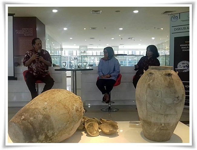 Dari kiri Pak Berthold (moderator), Ibu Zainab dan Ibu Yusmaini (Dokpri)