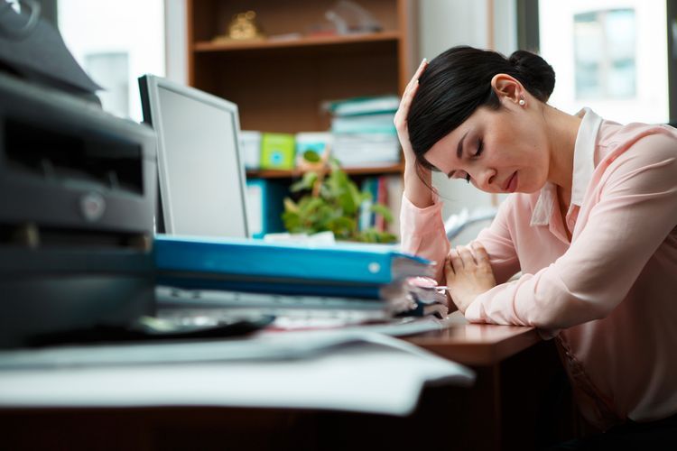 Bekerja sesuai passion dianggap mampu menyelamatkan diri dari stress di kantor. Foto: KOMPAS.