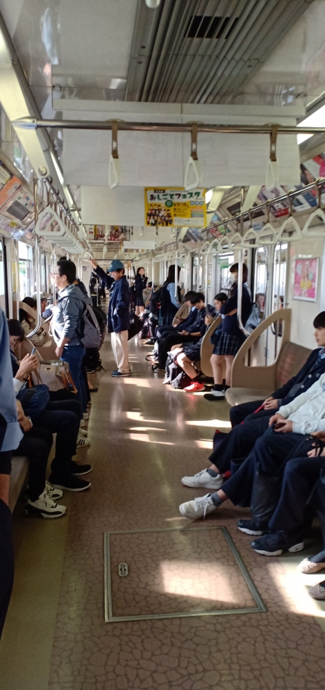 Pergi ke sekolah dengan Subway di Sapporo, Jepang