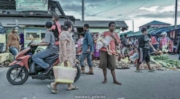 Kegiatan Mama-Mama Papua di Pasar Papua. Dok:Matakara Galleries