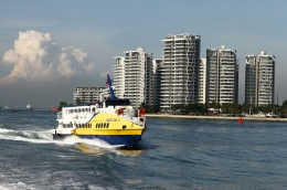 Ferry cepat rute Batam - Singapura. Foto/Joko Sulistyo