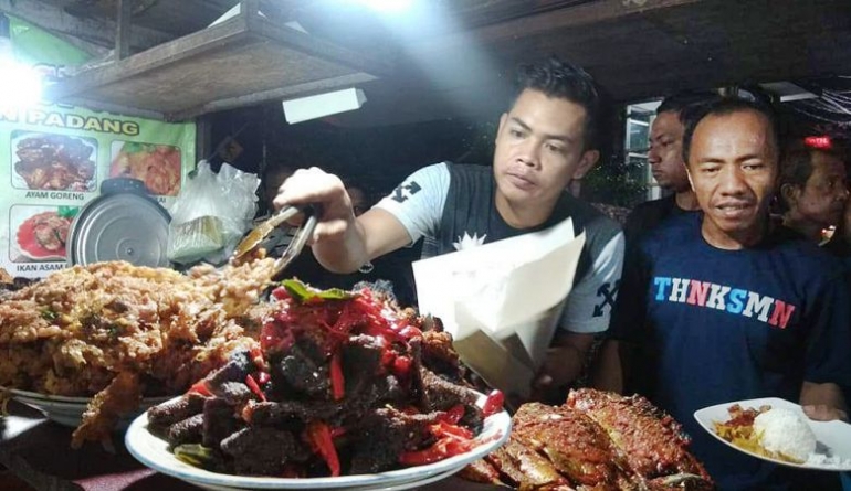 Warung Nasi Padang yang pernah muncul di platform DHKH (sumber: thejakartapost.com)