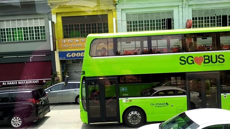 Fasilitas bus yang nyaman (DOK. PRIBADI)