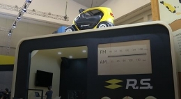 Renault Twizy di Atas Replika Radio | Foto dok. yosepefendi
