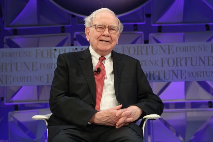 Warren Buffett (Foto:Krista Kennell/Shutterstock.com/MoneyKompas)