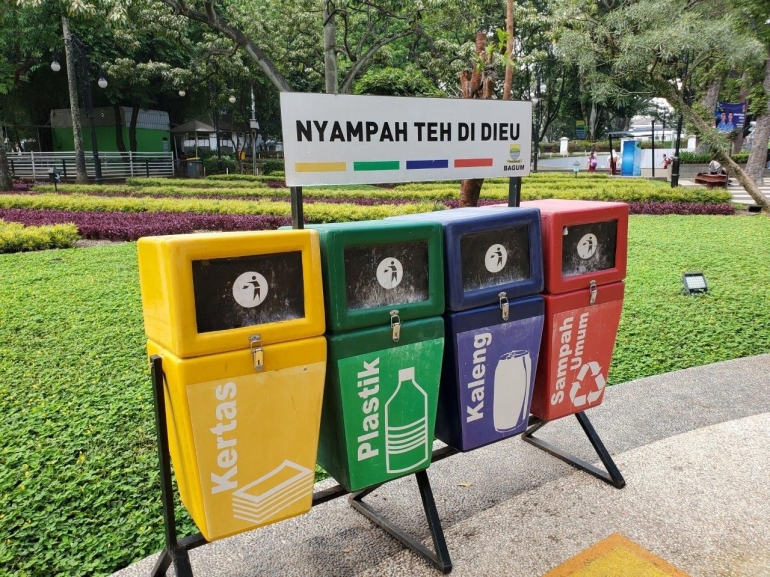 Tempat Sampah di Taman Balai Kota Bandung. Foto Dok J.Krisnomo