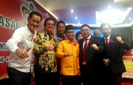 Ketua Umum YSN Djong Hermanto bersama Bupati Sambas Atbah Romin Suhaili, Daud Yordan, Andi Hakim, dan pengurus YSN/Foto: Istimewa
