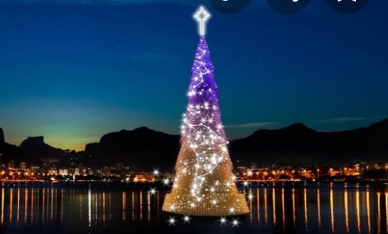 Konstruksi pohon Natal tertinggi di dunia ada di laguna Rio de Janeiro, Brasil (Foto: riotimesonline.com)