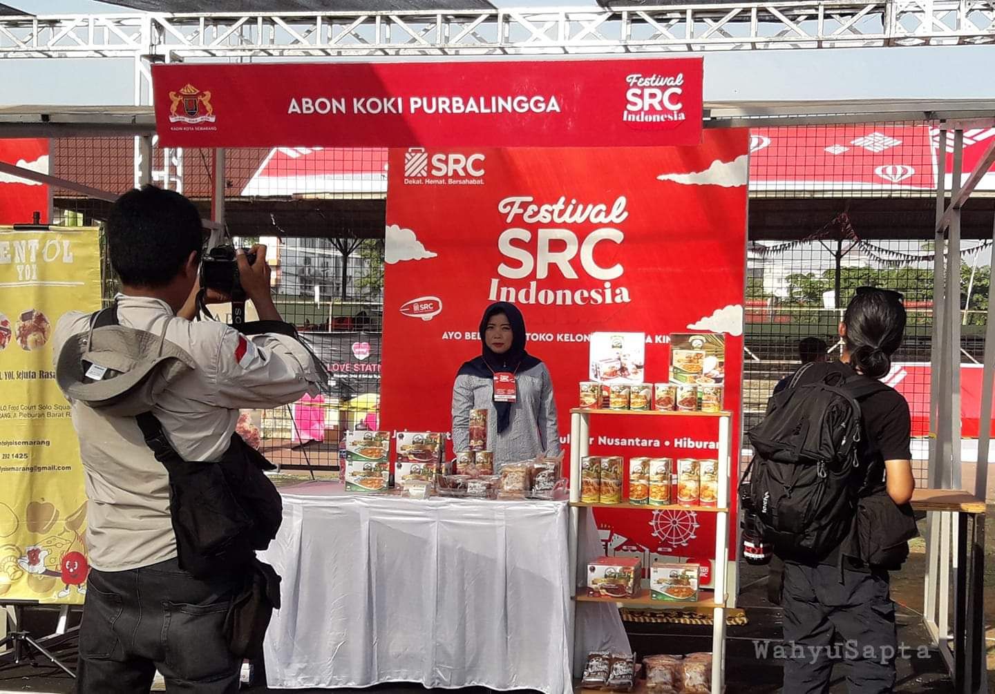Kuliner lokal UKM Abon Sapi Purbalingga, turut serta dalam acara festival. Pengenalan produk UKM agar semakin dikenal oleh masyarakat luas. (Dokpri).