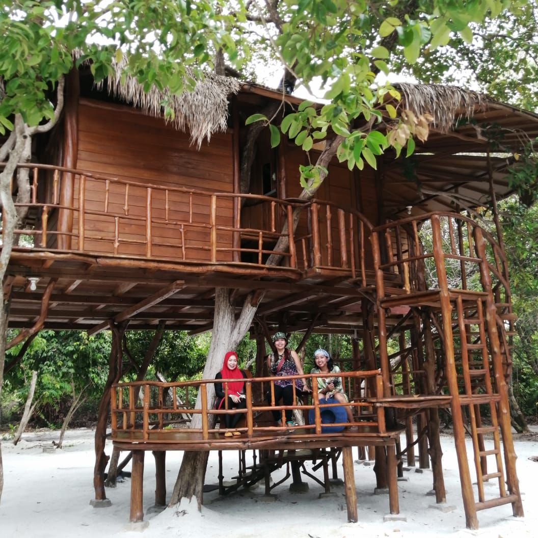 Leebong, Pulau Menawan di Pesisir Barat Belitung Leebong, Pulau Menawan di Pesisir Barat Belitung