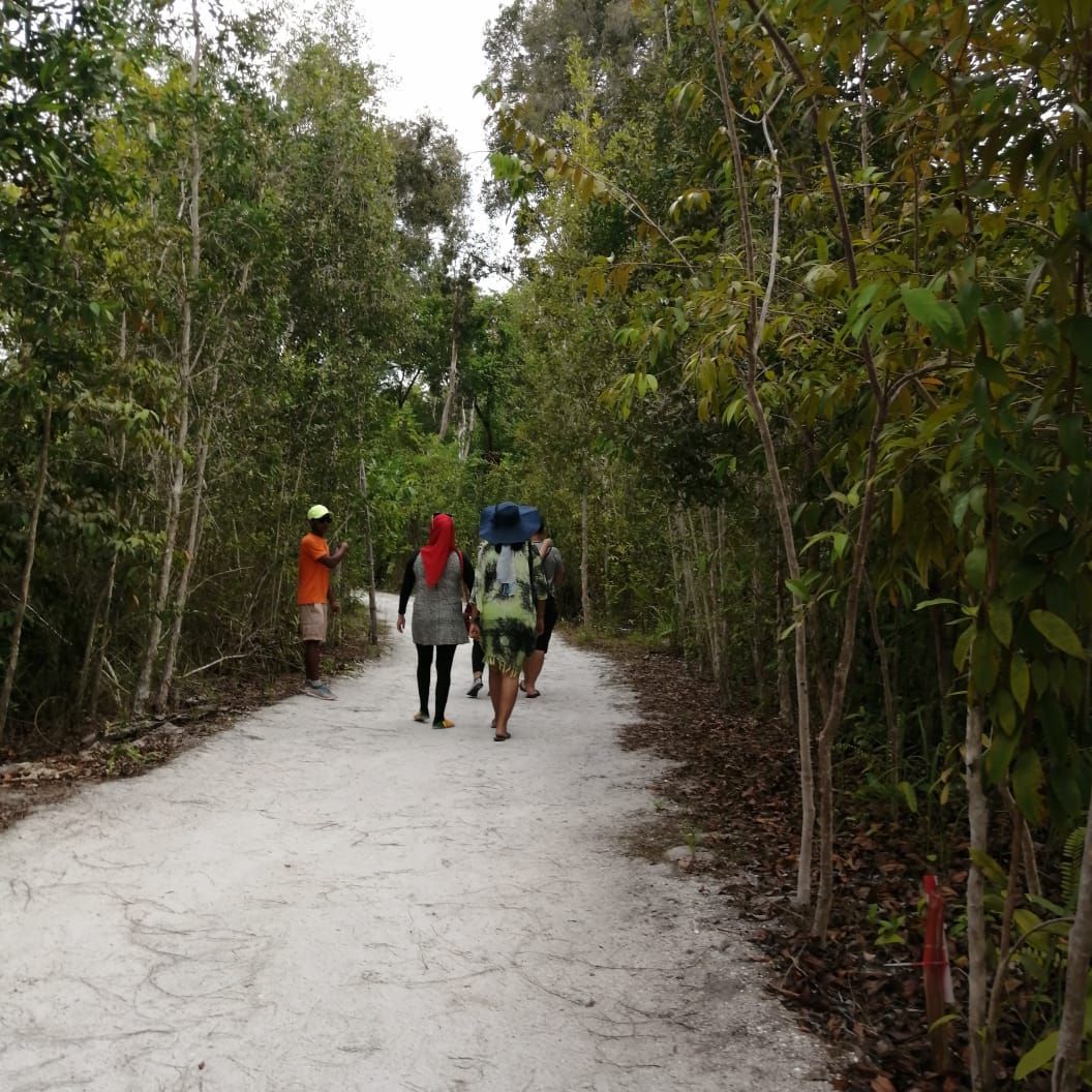 Leebong, Pulau Menawan di Pesisir Barat Belitung Leebong, Pulau Menawan di Pesisir Barat Belitung