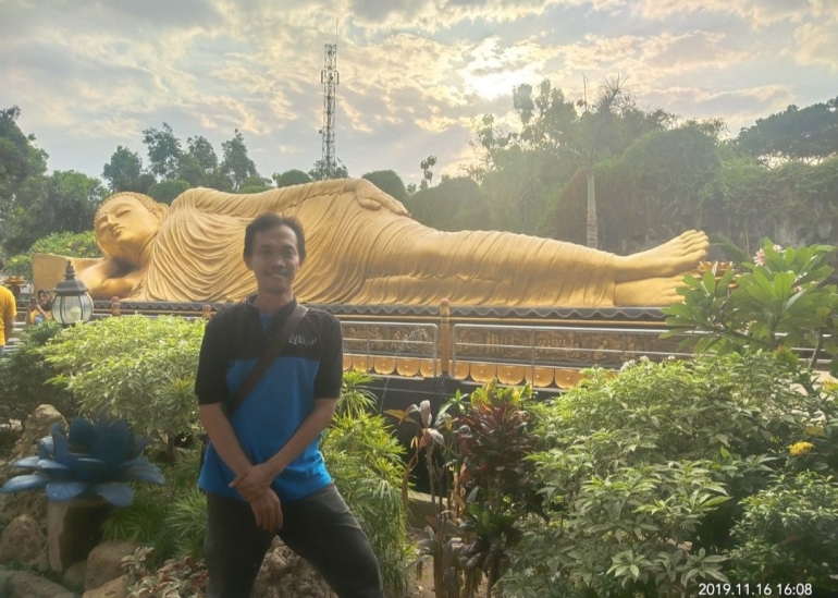 Background Budha Tidur | dokpri