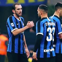 Godin dan D'Ambrosio  seusai laga Inter kontra AS Roma pada pekan ke-15 Serie A, Sabtu (07/12/2019) dini hari. (@Inter_id)
