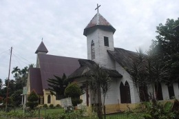 Gereja orang Karo yang pertama (gereja berdinding papan yang sudah direnovasi) di Desa Buluh Awar, Deli Serdang, Sumatera Utara (Foto: Buluh Awar Kita)