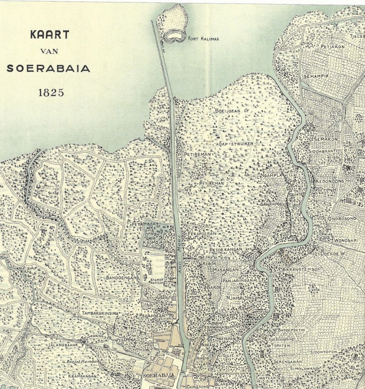 Peta Surabaya 1825, dengan akses ke pantai melalui jalur Kalimas dan desa Semampir. Sumber : Asia Maior