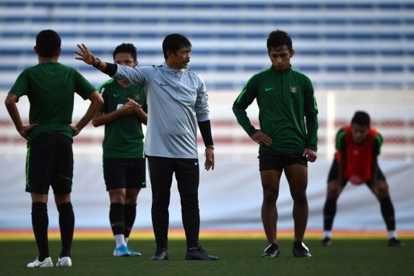 Sumber: Pelatih timnas U-22 Indonesia Indra Sjafri memimpin latihan di Stadion Rizal Memorial, Filipina, ANTARA FOTO/Sigid Kurniawan