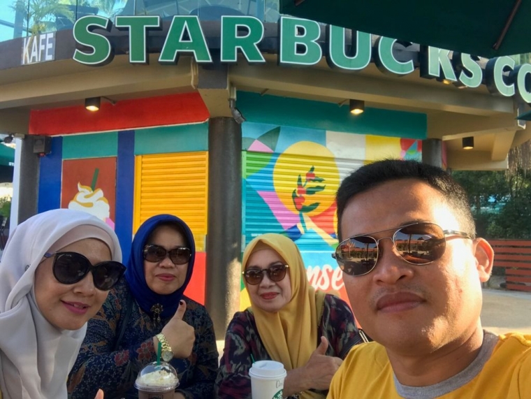 Nongkrong cantik di warkop - dok pribadi