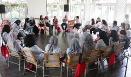 Melingkar, sebuah metode pembelajaran yang diadaptasi dari masyarakat adat di seluruh dunia. Photo: change.org Indonesia