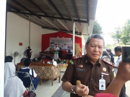 Kajari Kota Cirebon M. Syarifuddin saat diwawancarai. Dokumen penulis.
