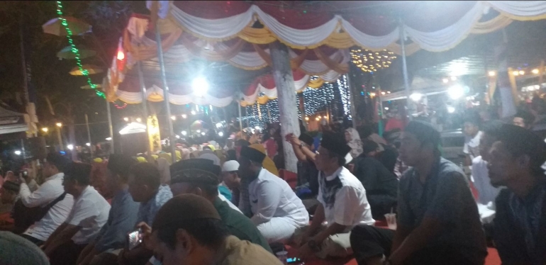 Masyarakat Kota Manggar, Antusias Mendengarkan Taujih Maulid Nabi Muhammad SAW (DOKPRI)