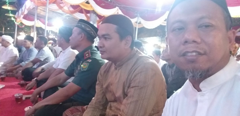 Masyarakat Kota Manggar, Antusias Mendengarkan Taujih Maulid Nabi Muhammad SAW (DOKPRI)