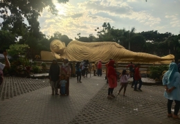 Wisata Buddha Tidur Sore Hari