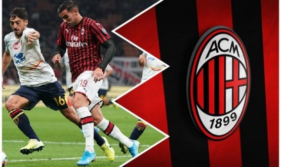 Theo ketika beradu sprint dengan pemain Lecce. (sumber: milantalk.com)