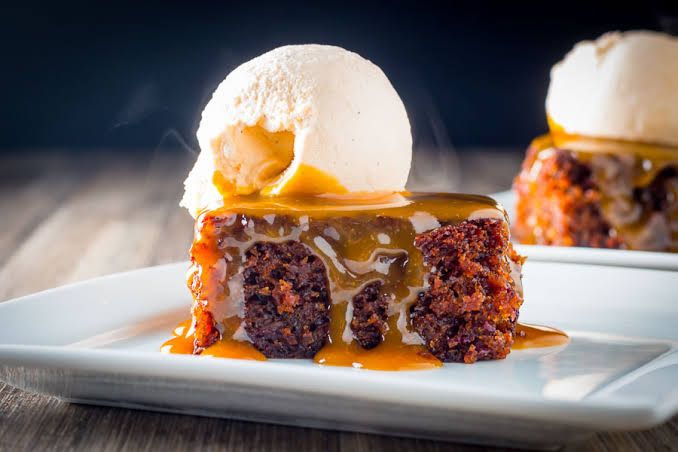 Sticky Toffee Pudding di Restaurant The Holly Bush (Gambar : krumpli.co.uk)