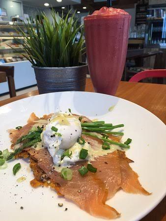 Menu di The Living Cafe (Gambar : TripAdvisor.com.sg)