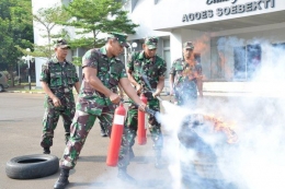 Peran Bahaya Kebakaran salah satu yang diuji dalam Bulan Trisila TNI AL | dokpri