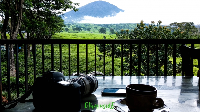 Ah, segelas kopi dengan pemandangan Gunung Dempo I Foto: OtnasusidE