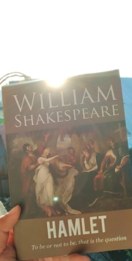 Buku "Hamlet" karya sastrawan dunia, William Shakespeare. | dokumen pribadi