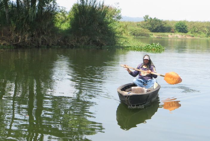 Bisa juga menyewa sampan. Dokpri