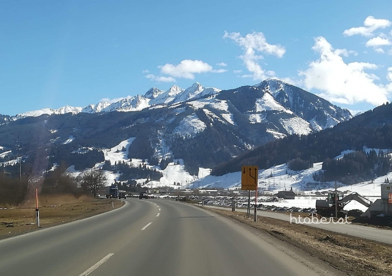 Dalam perjalanan ke Austria (Dok. Hennie)