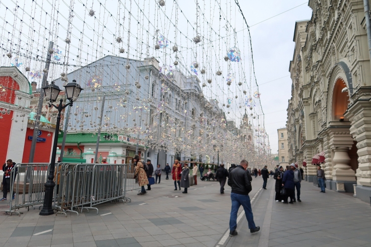 Suasana Natal di Pusat Perbelanjaan GUM, Red Square. Sumber: Dokumentasi Pribadi