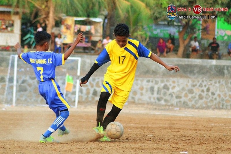 Inilah aksi para pemain usia 12 pada Piala Desa Lamawalang ll tahun II tahun 2019 | Dokpri