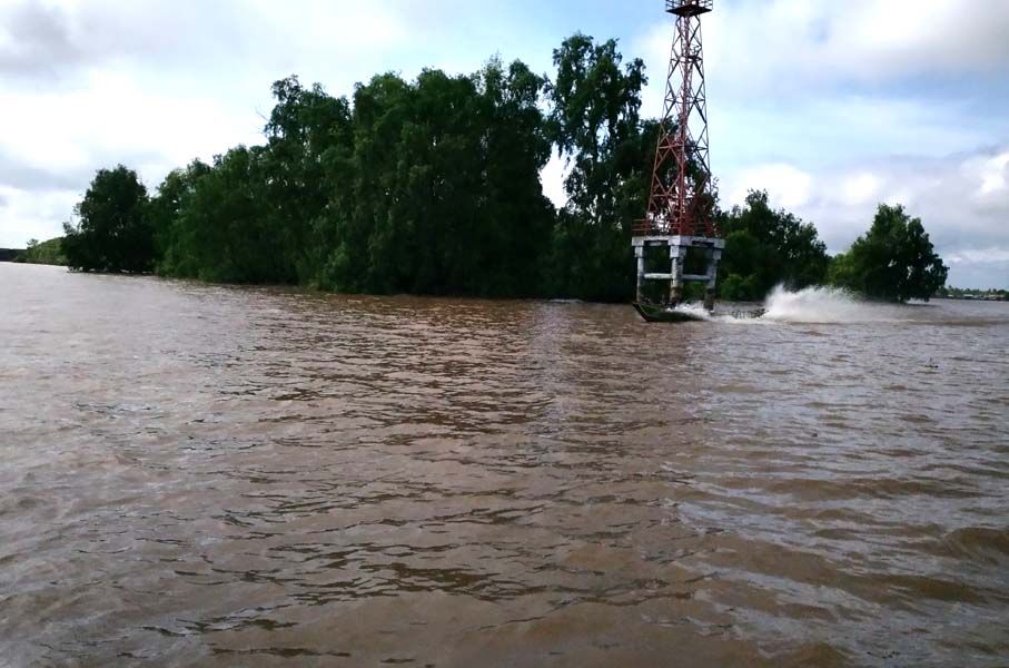 Objek Wisata Pulau Kembang yang berada di tepi Sungai Barito (sumber foto: J.Haryadi)