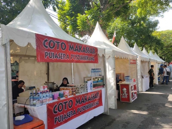 Stand kuliner yang ikut meramaikan acara Gatreec 2019 di Jalan Gatot Soebroto Kota Cimahi (sumber foto: J.Haryadi)