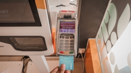Pembayaran di HokBen Digital Kiosk menggunakan Debit Card | dokpri