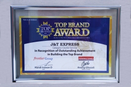 Award J&T 2019 Top Brand - Foto. web J&T
