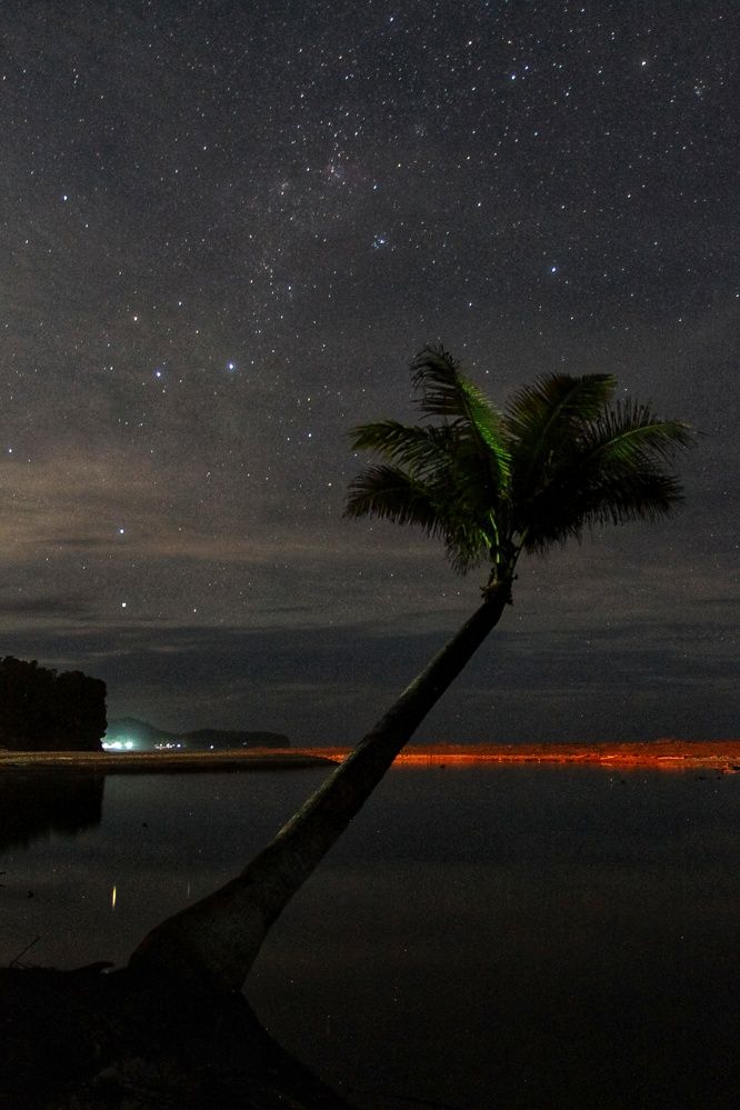 Milky way, di arah kelap kelip lampu arah tengah lautan yang haram didatangi (dok. pribadi)