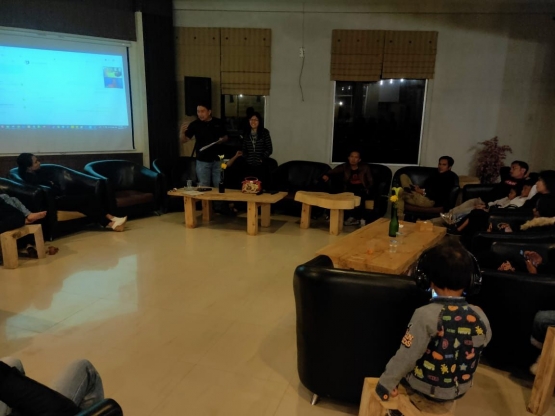 Evaluasi dan Pembahasan Program Kerja KBS 98/01 di Reb'ba Cafe & Dinning-Berastagi (dokpri)