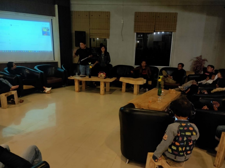 Evaluasi dan Pembahasan Program Kerja KBS 98/01 di Reb'ba Cafe & Dinning-Berastagi (dokpri)