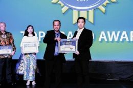 J&T Express Mendapatkan Penghargaan Top Brand Award 2019 - image source: www.jet.co.id