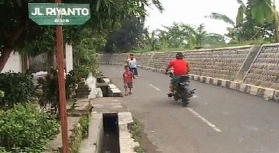 Nama Riyanto yang diabadikan oleh warga untuk mengenang pengorbanannya (suara.com).