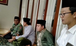 Asip Kholbihi, Gus Yusuf, dan Sukirman di Ponpes API Tegalrejo Magelang Jawa Tengah, 24/12. Foto: Hadiqun Nuha