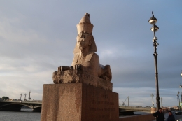Sphinx di Tepi Sungai Neva. Sumber: Dokumentasi Pribadi