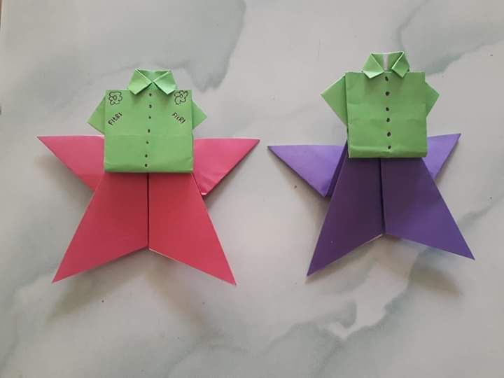 Bintang dan baju. Hasil origami. Photo by Ari