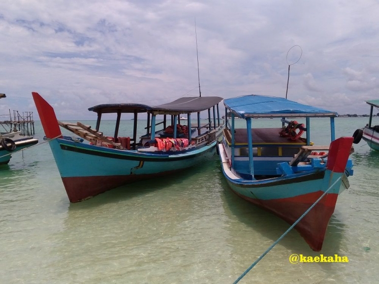 Perahu, Air laut bening dan Pasir putih. Perfect! (dokpri)